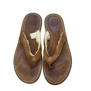 UGG Leather Sheepskin Flip Flop Sandals Brown Shearling Lined Comfort Size‎ 9